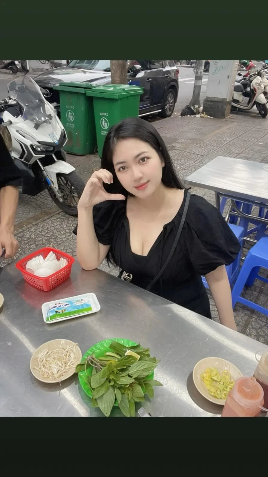 Huynh Ha – Vietnamese escort in Ho Chi Minh City — 2 / 9