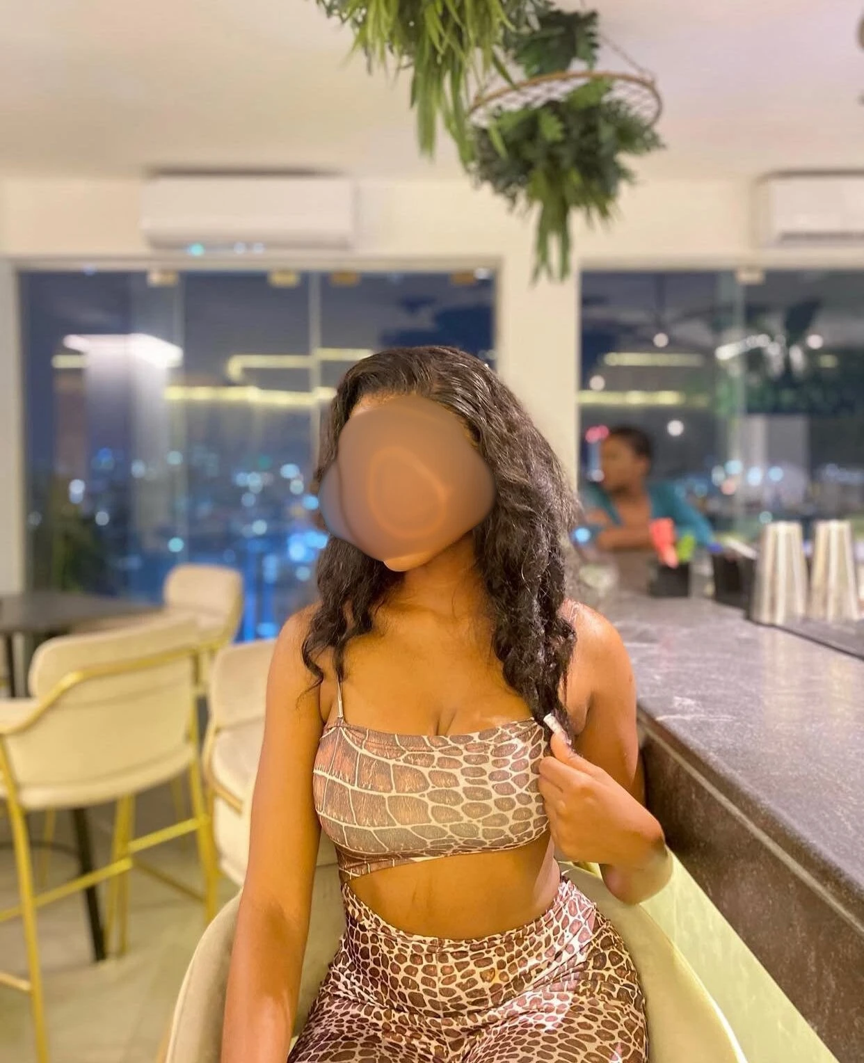 Sharon Juicy – Nigerian escort in Pune — 4 / 6
