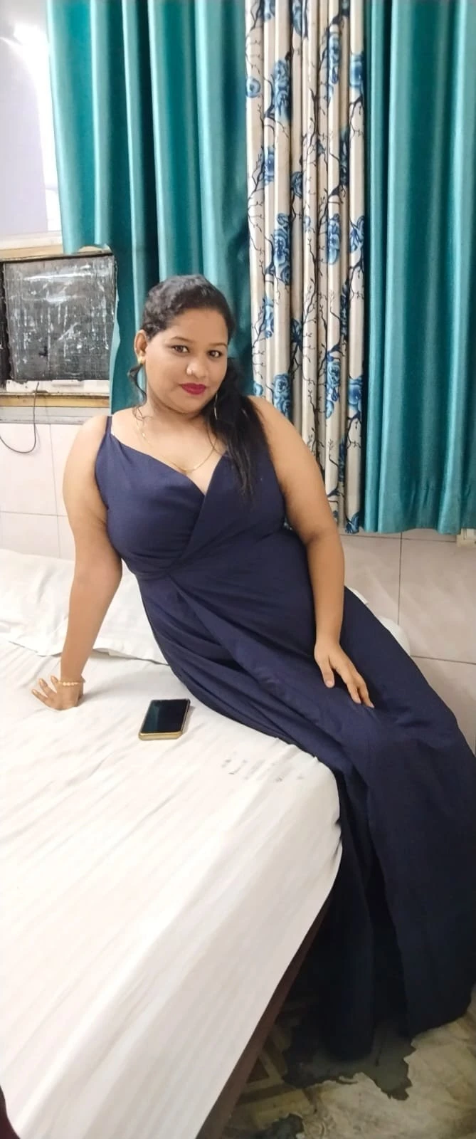 Sara Cam show and Real Meetup – Indian escort in Pune — 2 / 4