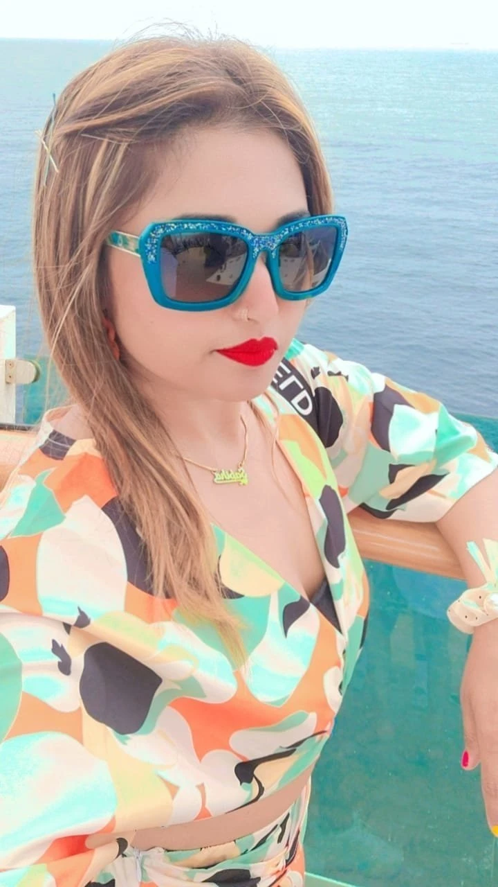 73680 04243 Call Neha for Fun – Indian escort in Mumbai — 3 / 4