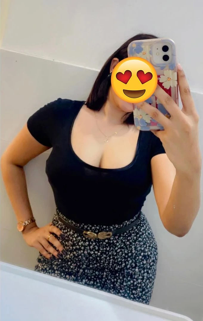 Hiresha for Cam and Real Meet – Sri Lankan escort in Colombo — 3 / 6