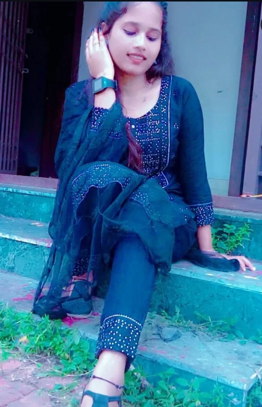 Rani Kumari Independent Cam Show & Real – Indian escort in Pune — 4 / 6