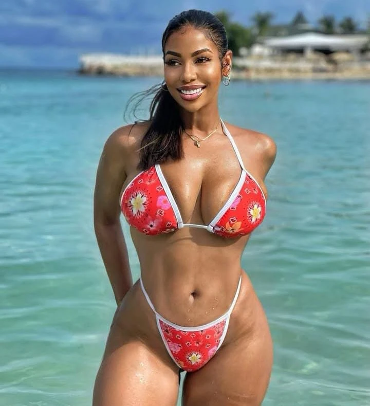 Amber – Kenyan escort in Pune — 4 / 5