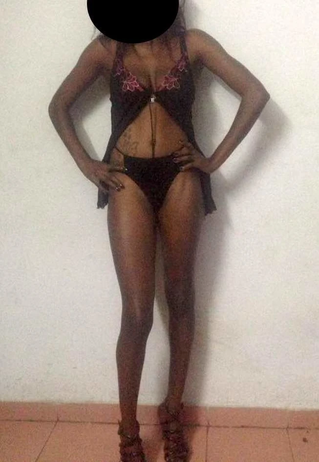 Aline – Ivorian escort in Abidjan — 12 / 13