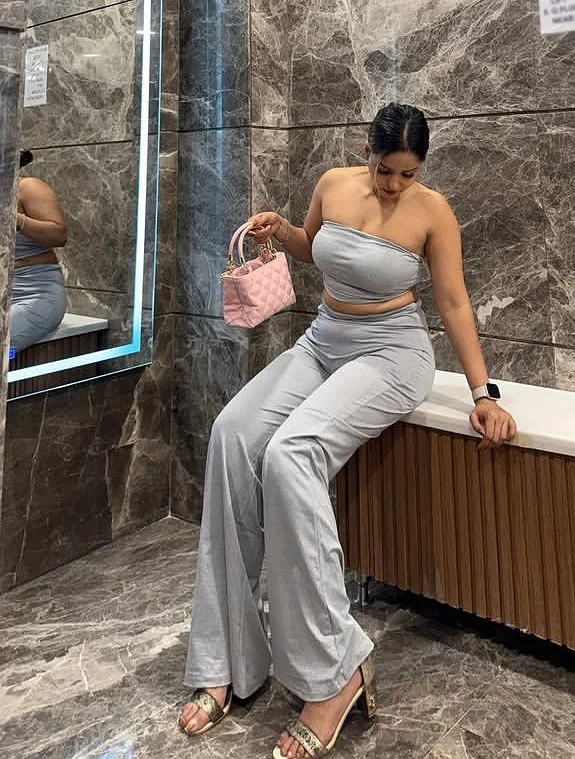 Naina – Indian escort in Guwahati — 2 / 4