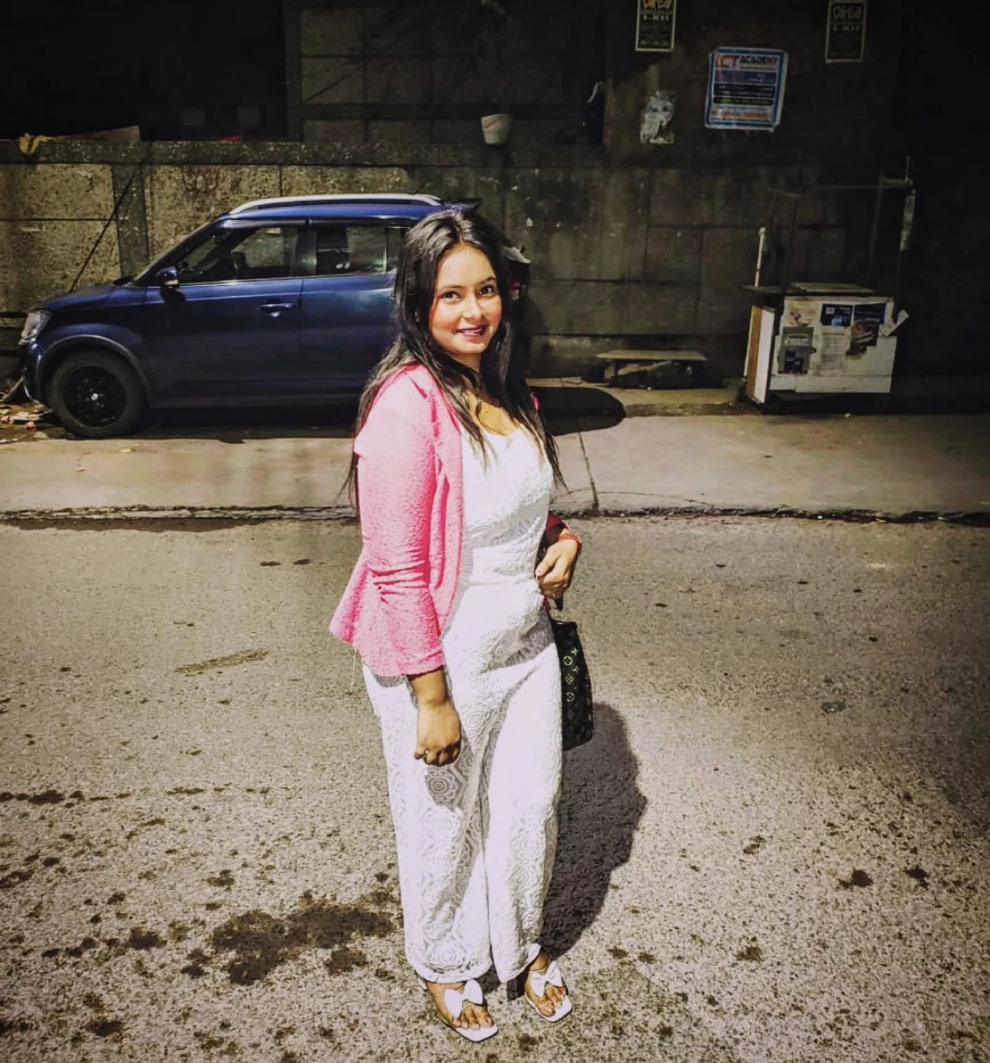 Zareen – Indian escort in New Delhi — 21 / 22