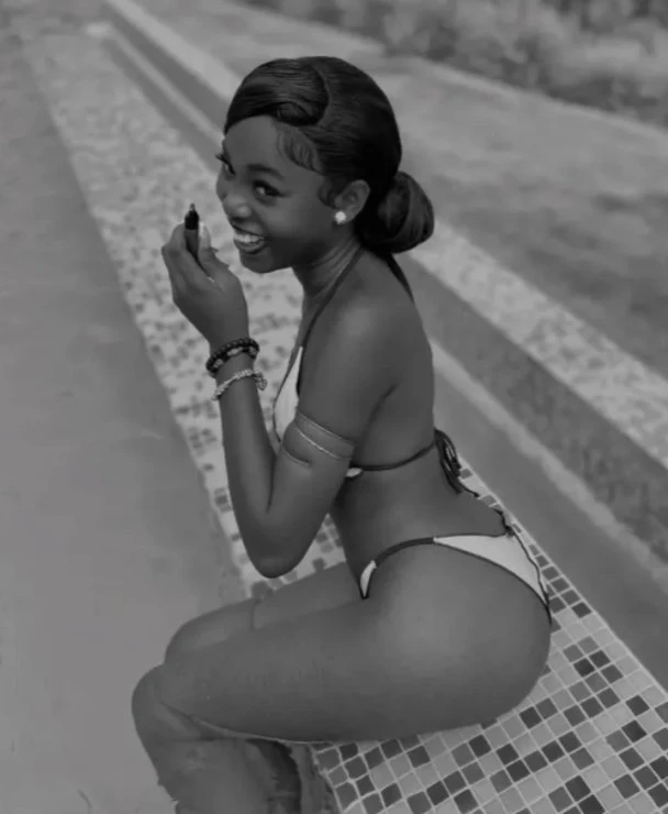 Lunah – South African escort in Hyderabad — 4 / 5