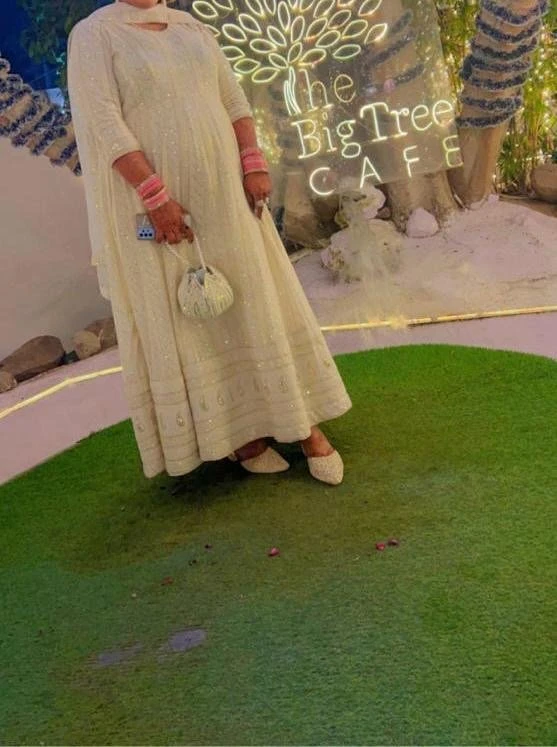 Shweta Sharma indepndent married lady – Indian escort in New Delhi — 13 / 16