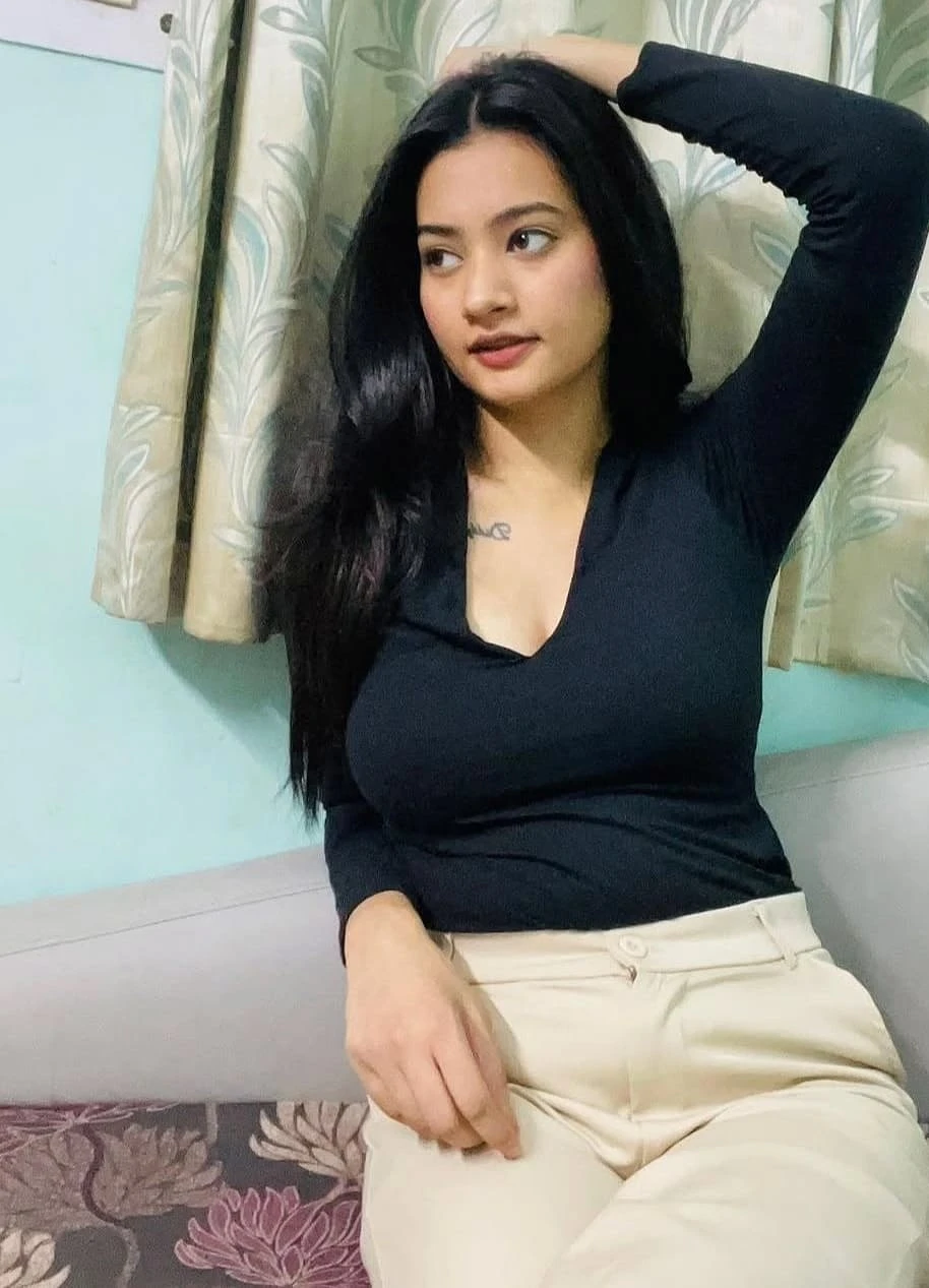Ragini Sharma Call Girl Service – Indian escort in Noida — 2 / 5