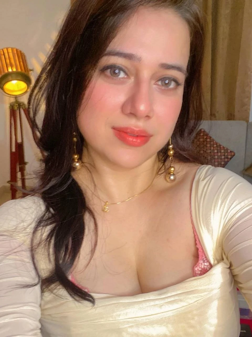 Kavya – Indian escort in Mumbai — 2 / 4