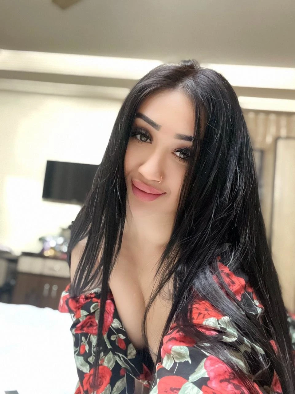 Parizoda Russian Escorts – Russian escort in Jaipur — 3 / 5