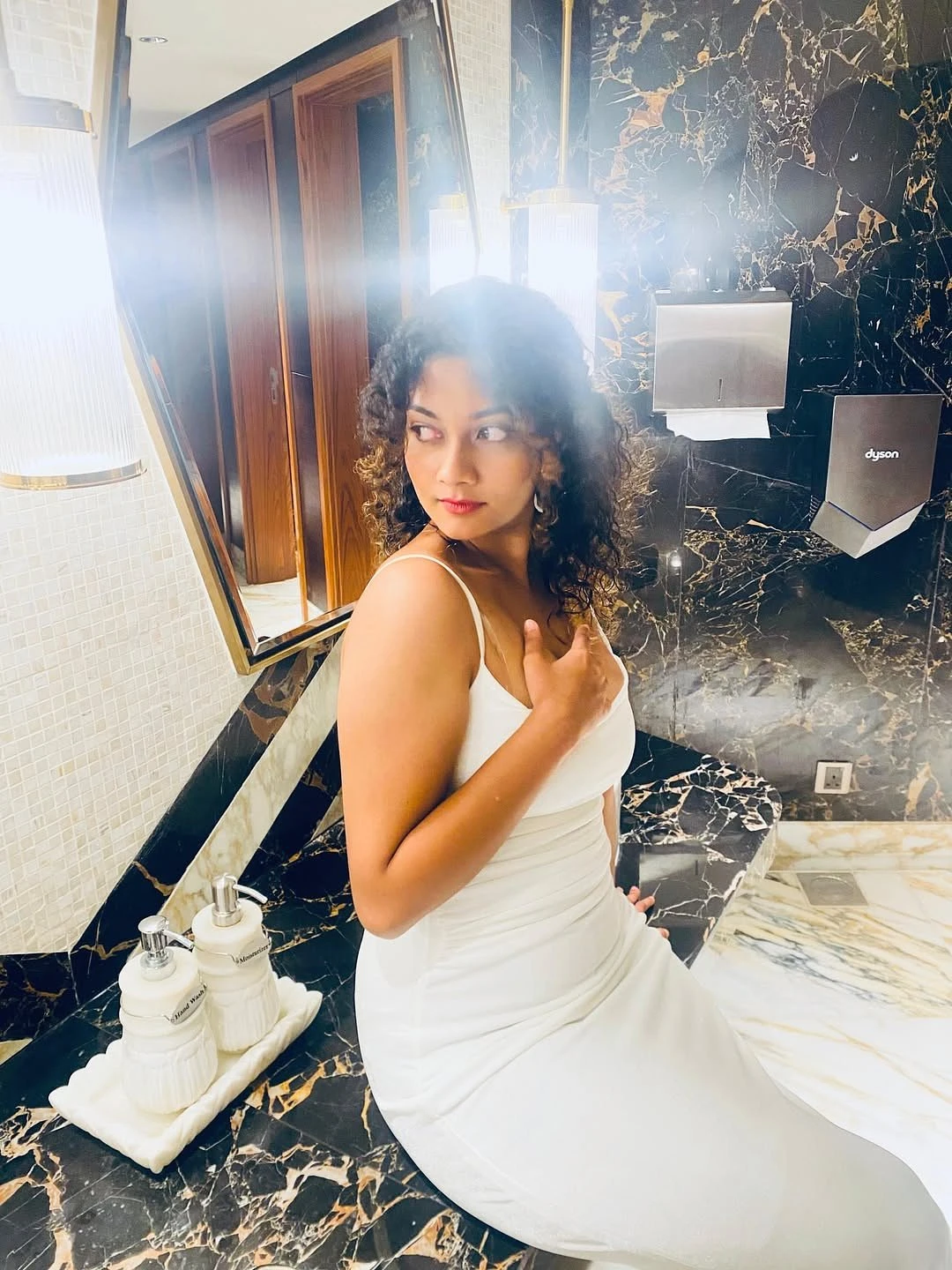 Nishtha k – Indian escort in Kochi — 2 / 3