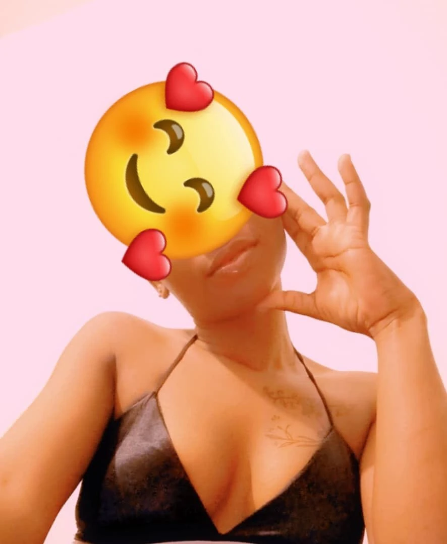 ZARI – Ugandan escort in Pune — 1 / 4