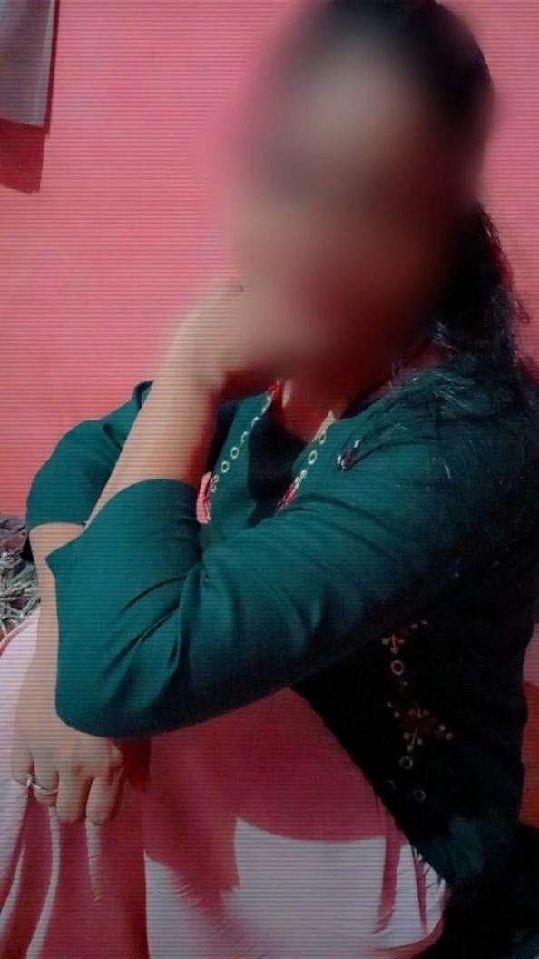 Shubhra married an independent – Indian escort in New Delhi — 4 / 6