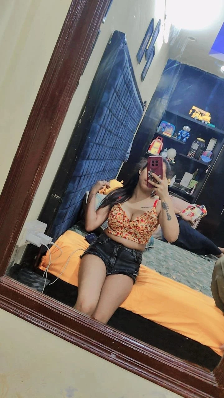 Rakhi Gupta – Indian escort in Hyderabad — 3 / 20