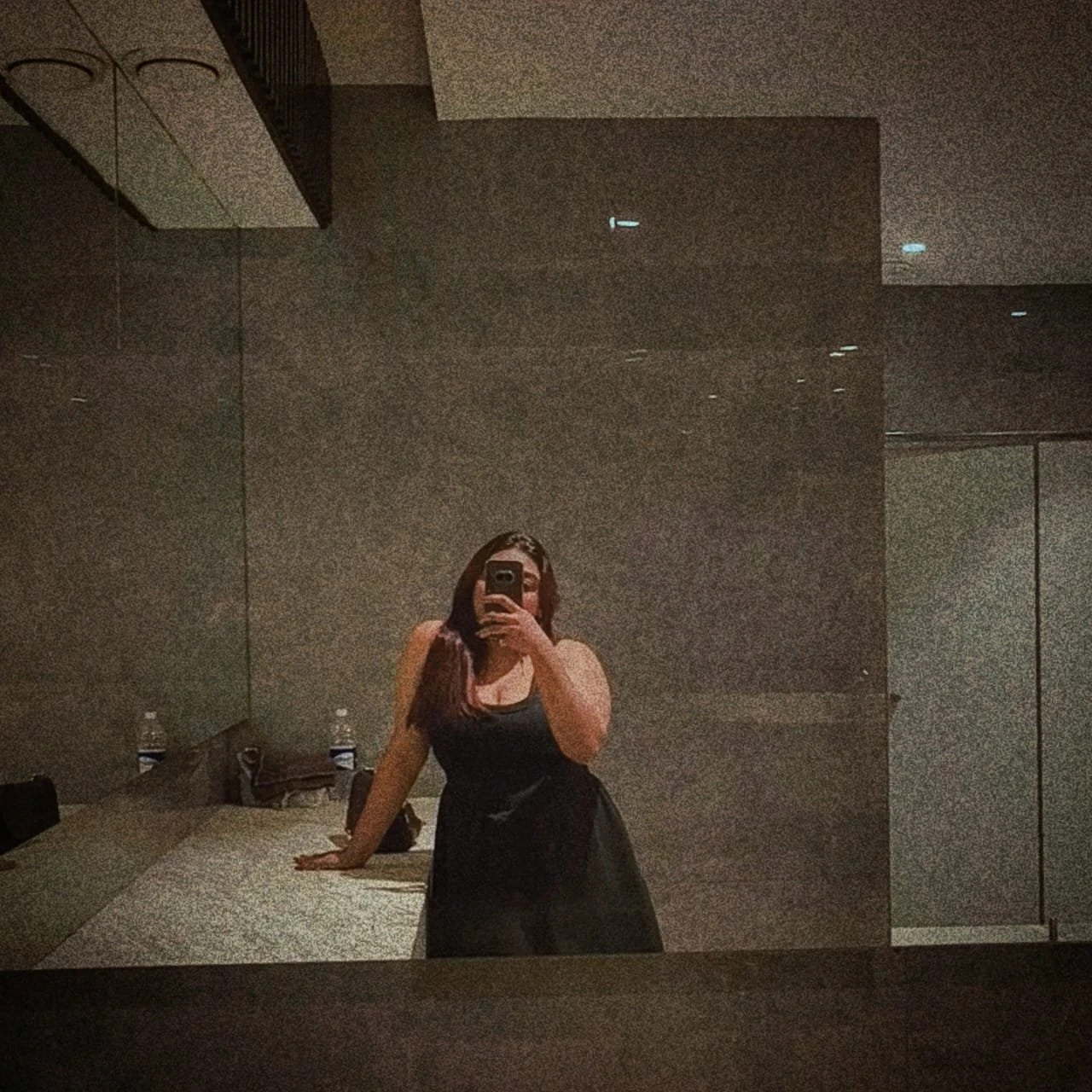 Allure 07 – Indian dominatrix in Pune — 2 / 5