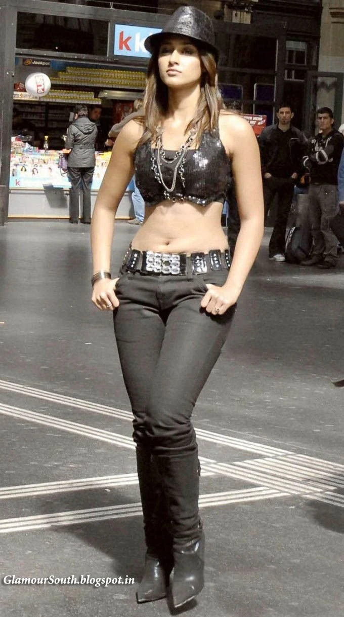 Umaima Malick – escort in Beirut — 2 / 4