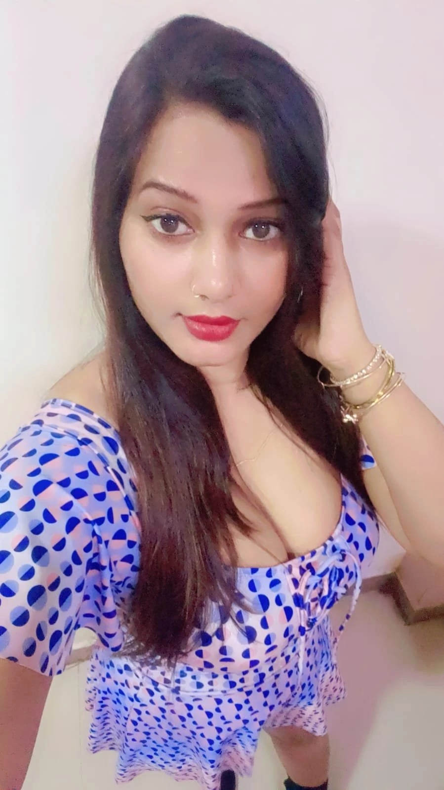 Sapna Verma – Indian escort in Hyderabad — 1 / 2