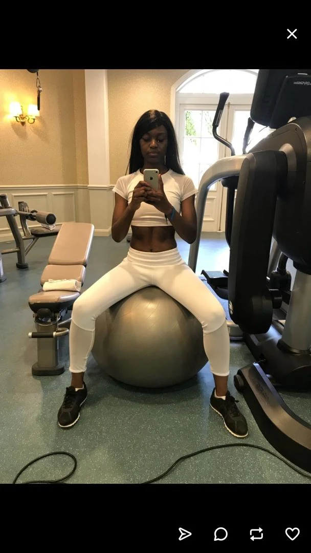 Petite in Singapore – Angolan escort in Monaco — 2 / 5