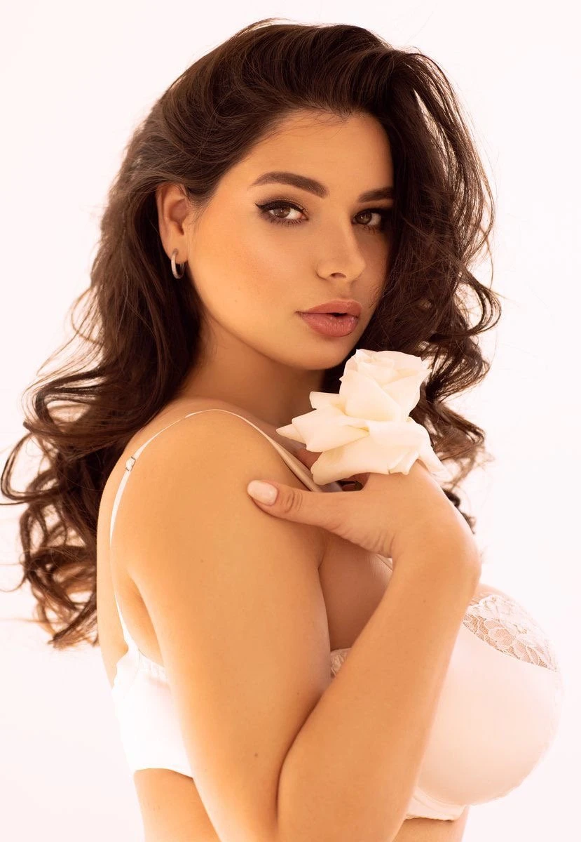 Kassandra 🧡 – Russian escort in Beirut — 2 / 15