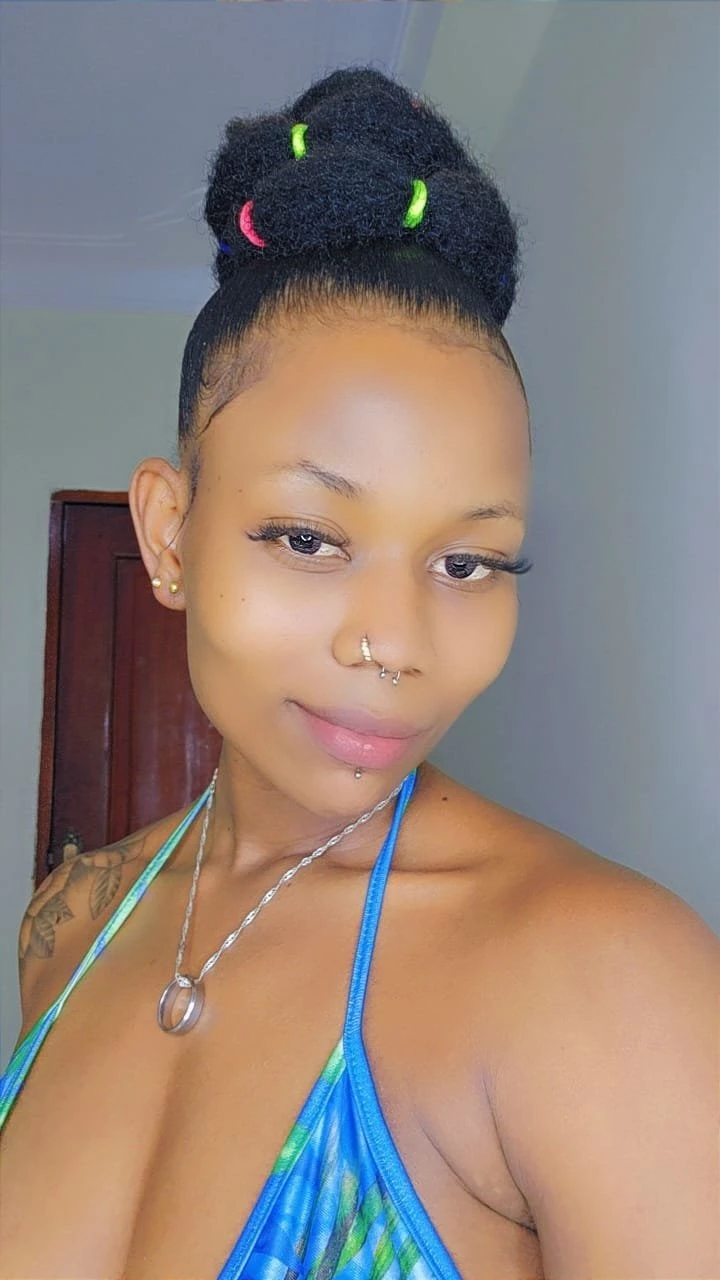 Anal Queen – Ugandan escort in Kampala — 5 / 6