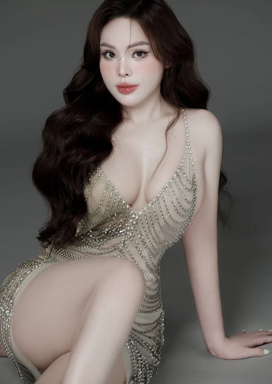 Daria – Vietnamese escort in Hanoi — 6 / 8