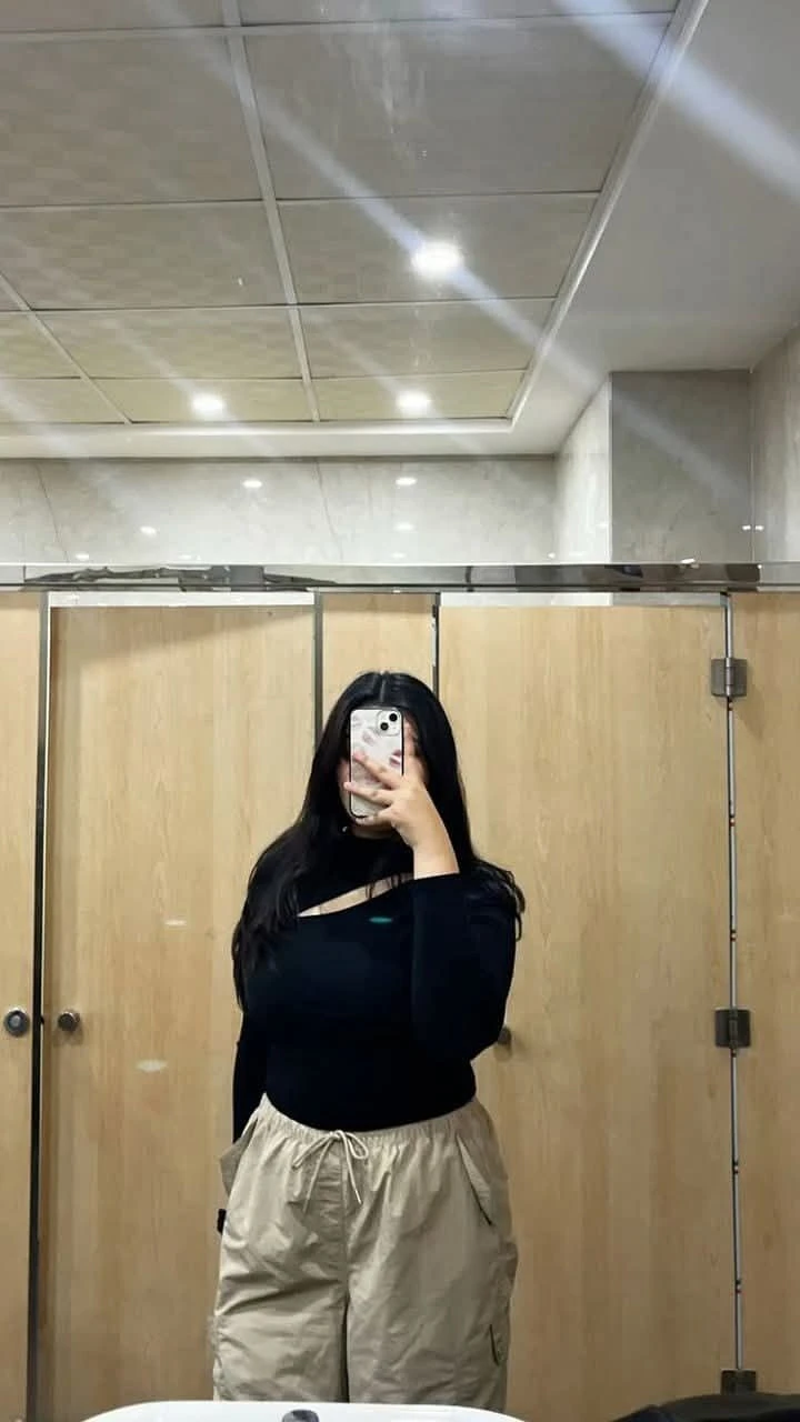 Meera Dixit – Indian escort in Noida — 3 / 5