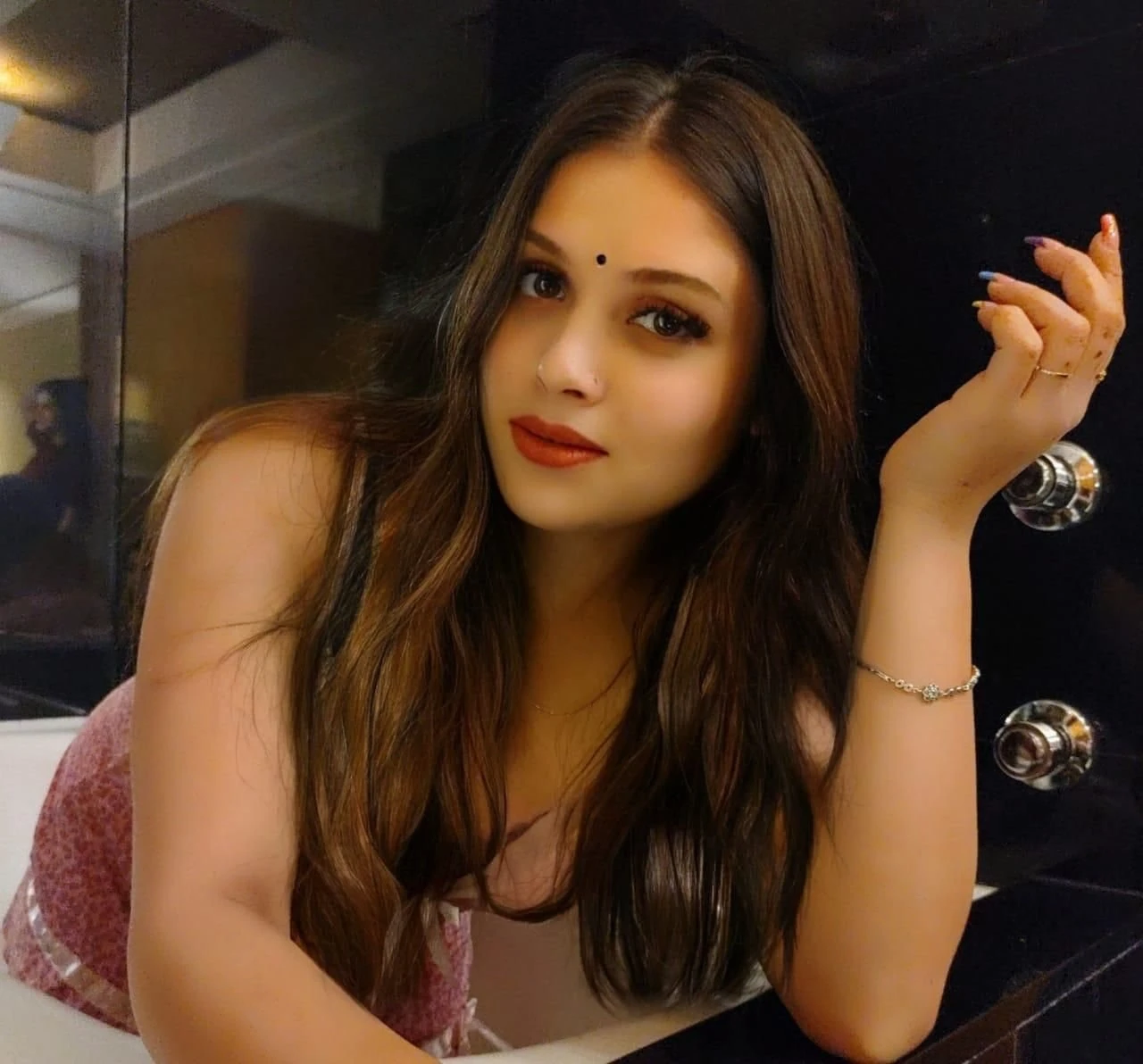 Kirti Mehra – Indian escort in New Delhi — 1 / 2