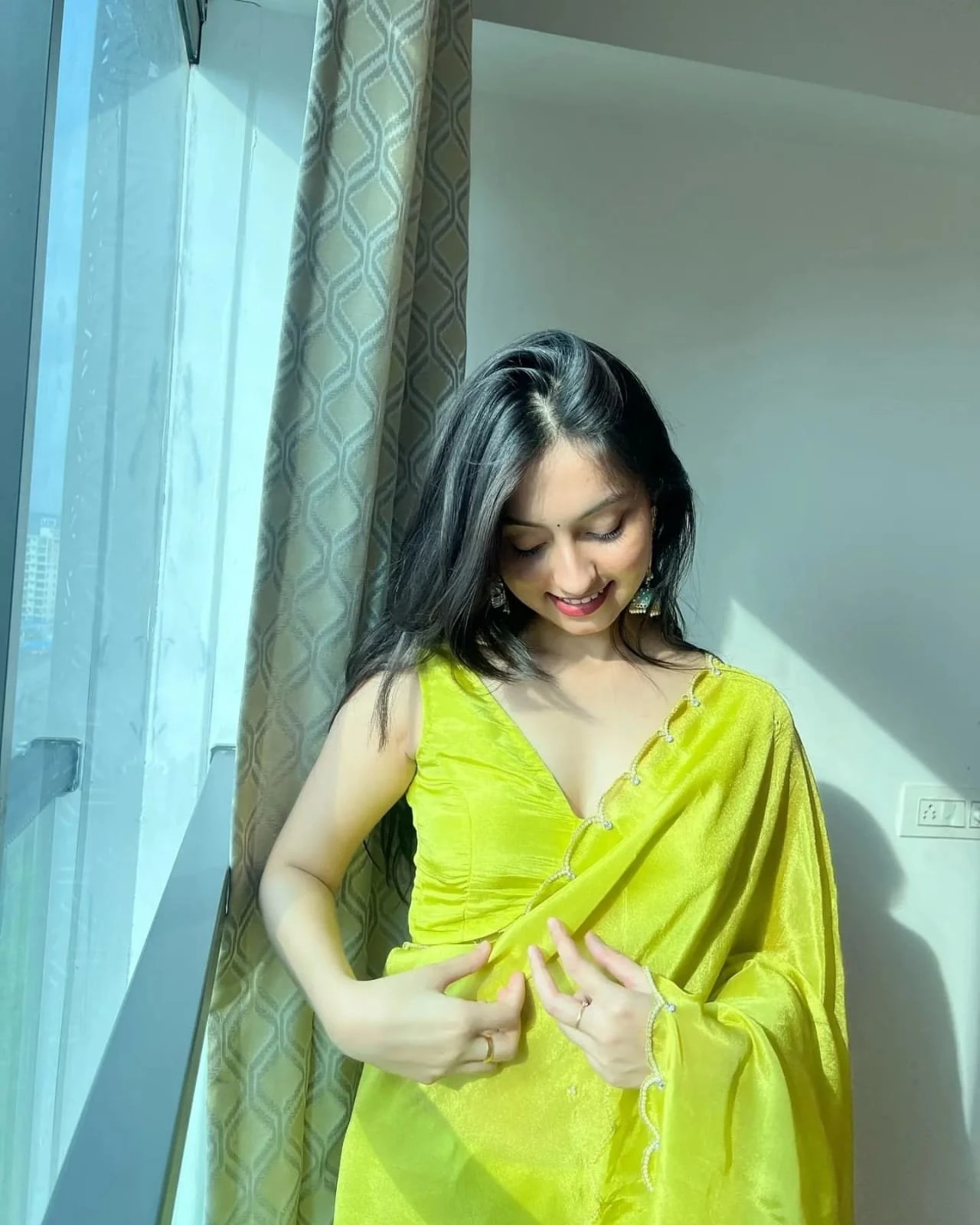 Vedika – Indian escort in Mumbai — 2 / 3