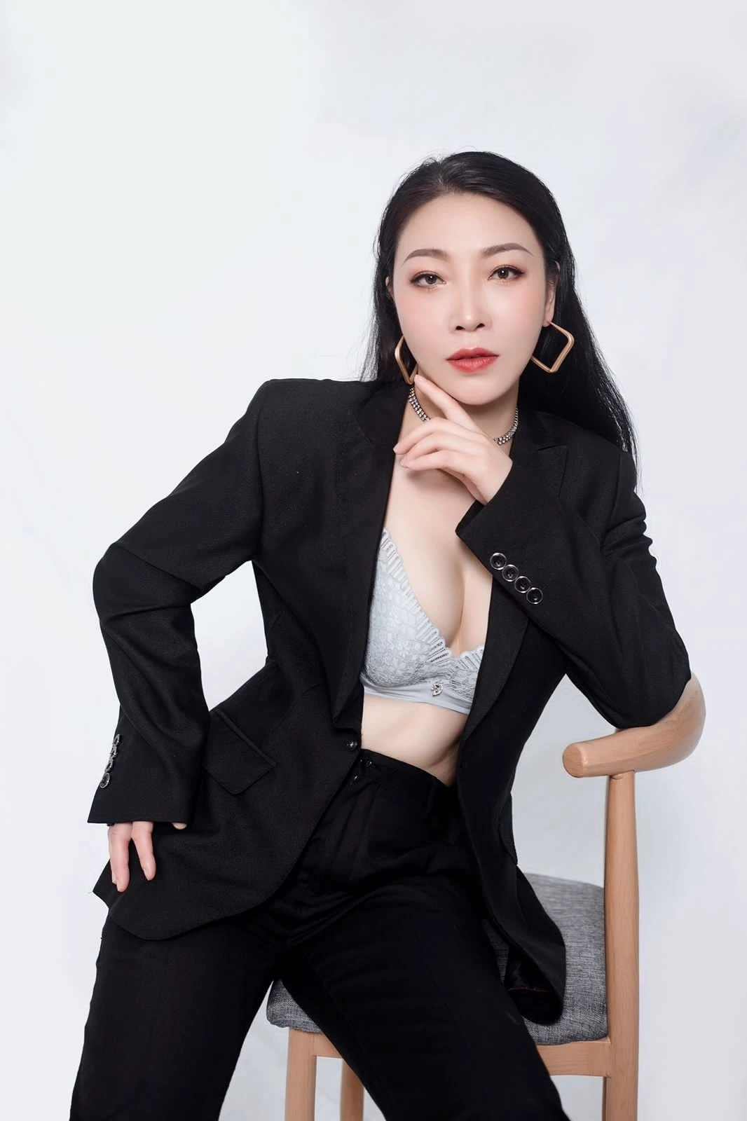 Victoria – Vietnamese escort in Maldives — 5 / 7