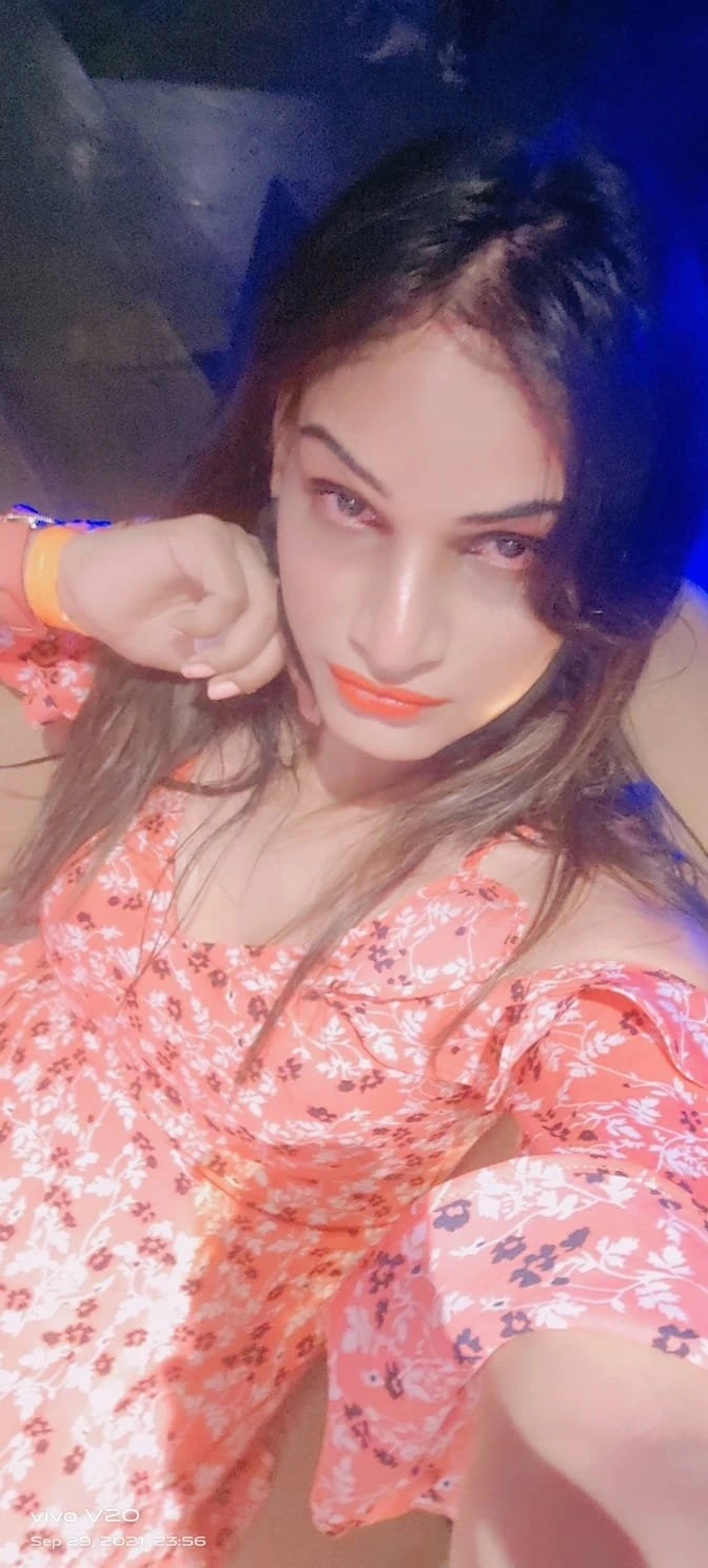Candice – Indian escort in New Delhi — 1 / 3