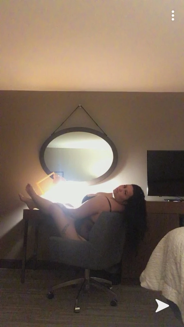 Miss Maria – American companion in Maldives — 7 / 9
