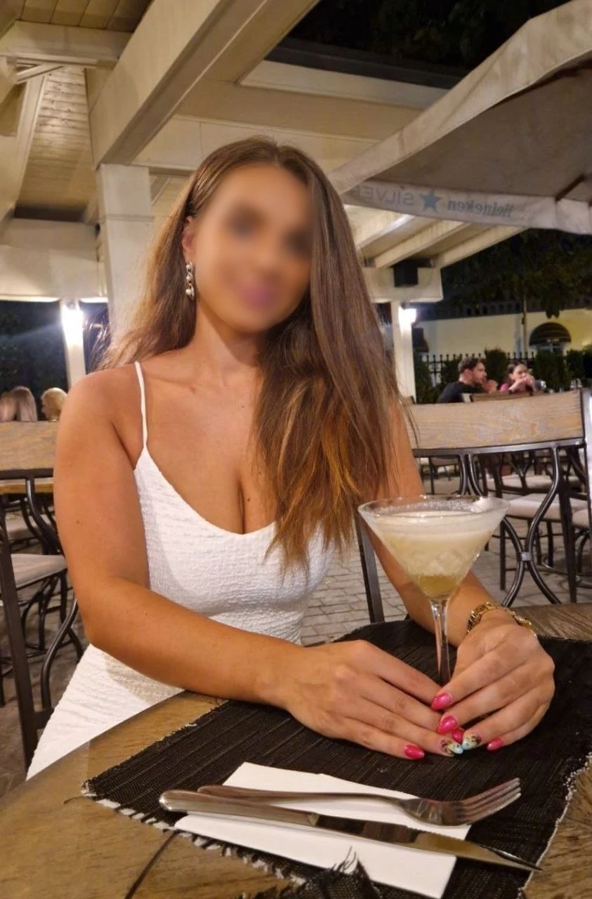 Jenn – Greek escort in Mumbai — 1 / 4