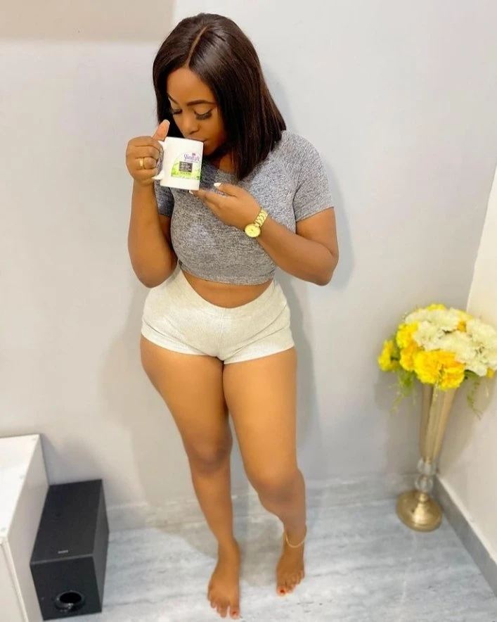 Anitah – South African adult performer in New Delhi — 4 / 6