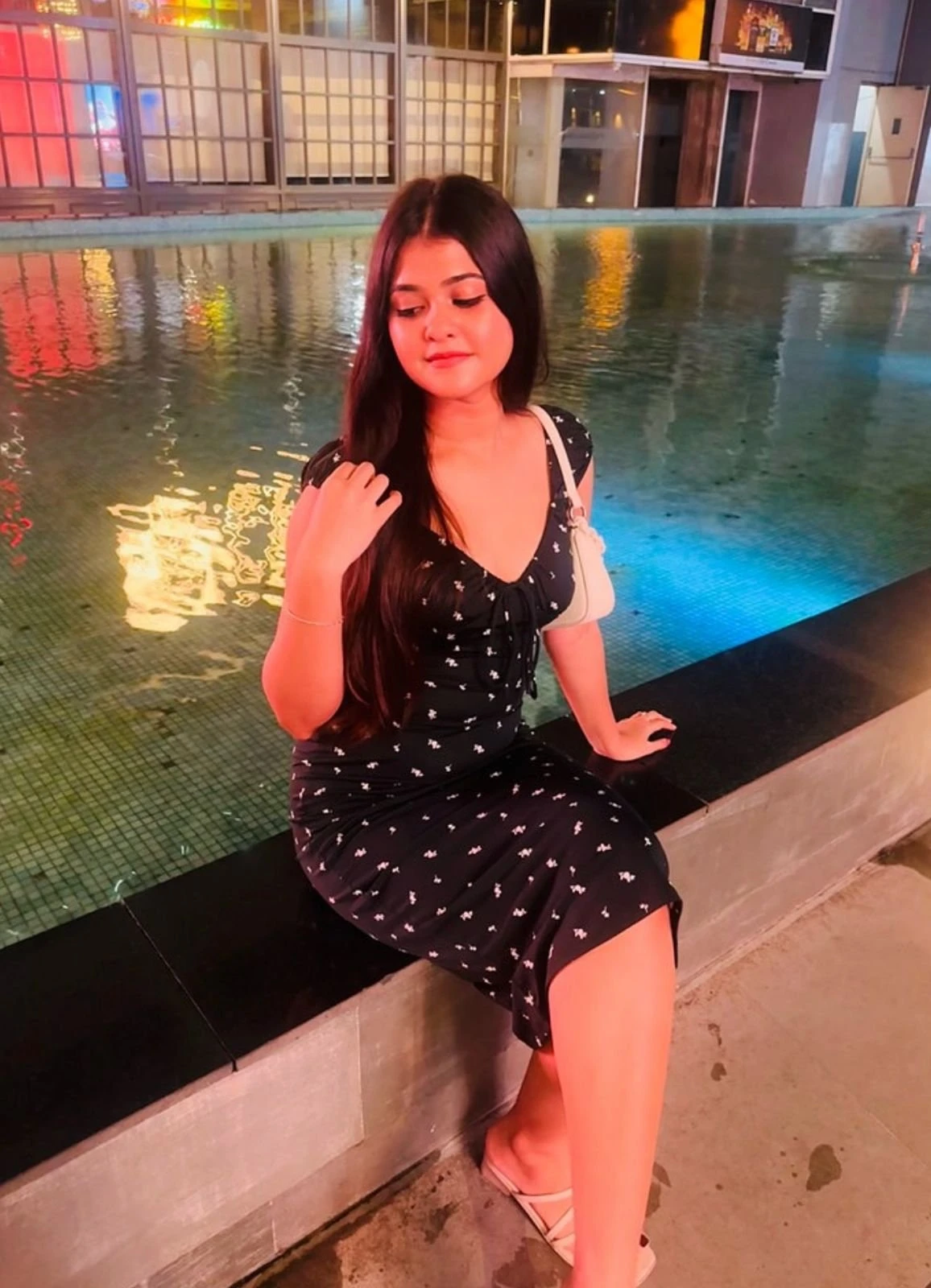 🧿 HELLO GUYS MY NAME IS JOSHNA LIVE NI – Indian escort in Kolkata — 4 / 5