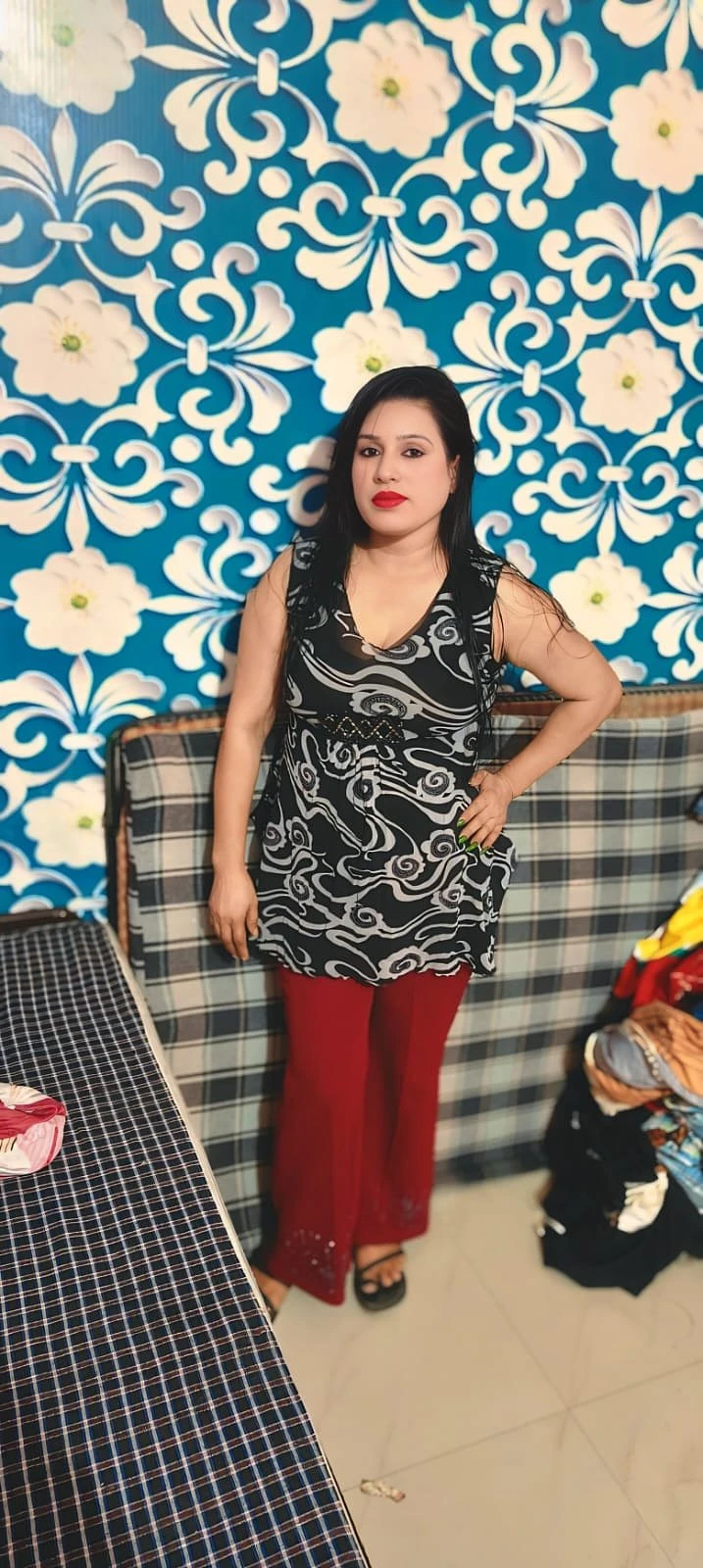 URVASHI DIRECT PAYMENT ONLY – Indian escort in Kochi — 4 / 5