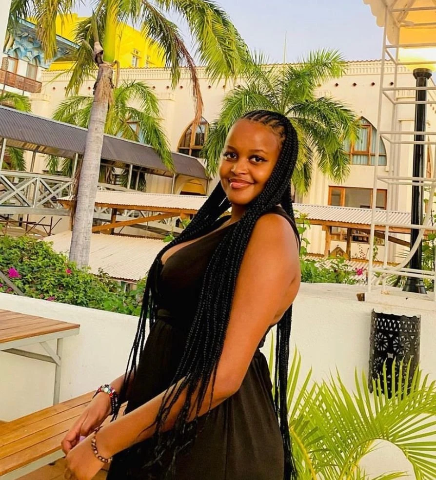 Brenda – South African escort in Jaipur — 2 / 3