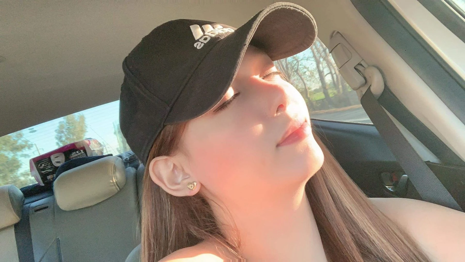 STUDENT GIRL IS BACK – Spanish escort in Macao — 24 / 29