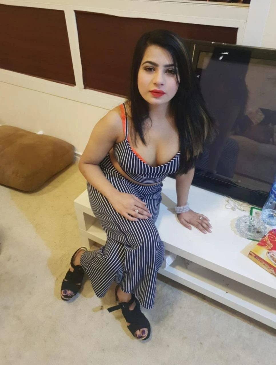 RADHIKA CASH ON DELIVERY ESCORTS JAIPUR – Indian escort in Jaipur — 4 / 5