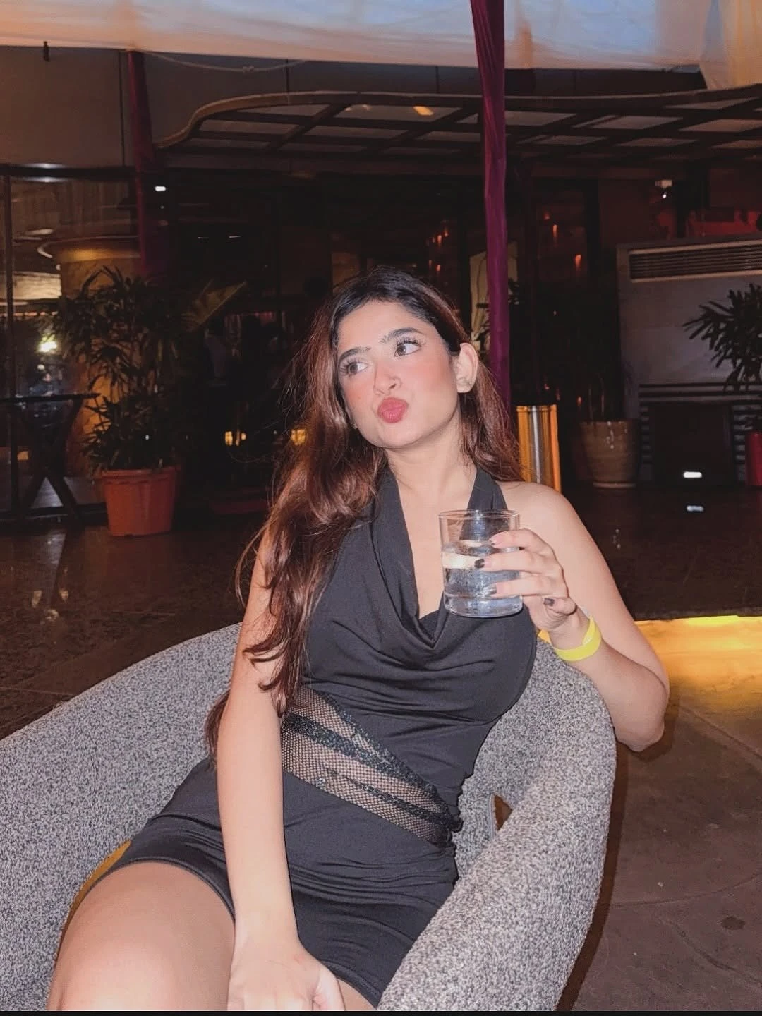 Saanvi – Indian escort in Kalyan — 2 / 4