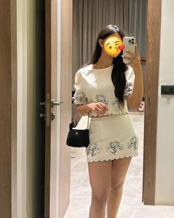 Sapna Cam only – Indian escort in Noida — 2 / 11