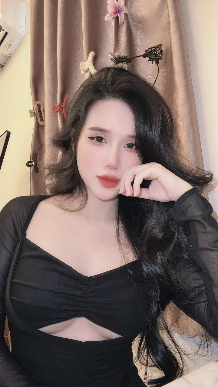yumi – Vietnamese escort in Ho Chi Minh City — 8 / 10