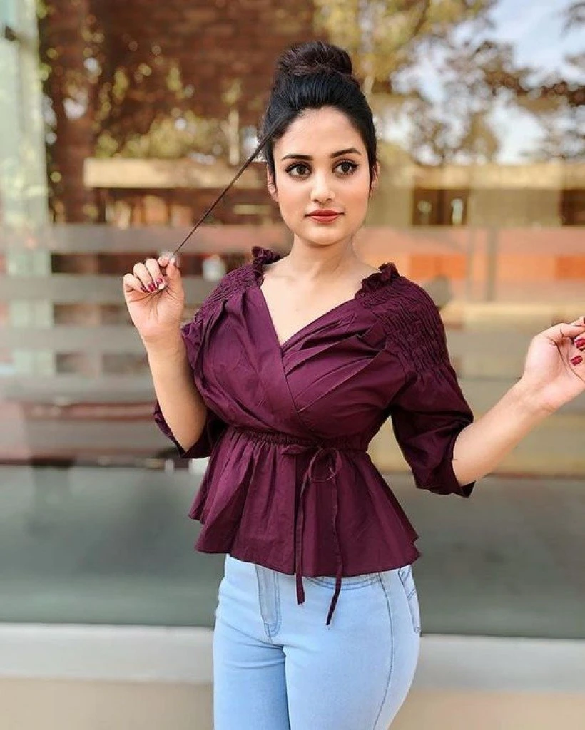 Mansi Singh – Indian escort in Mumbai — 3 / 5
