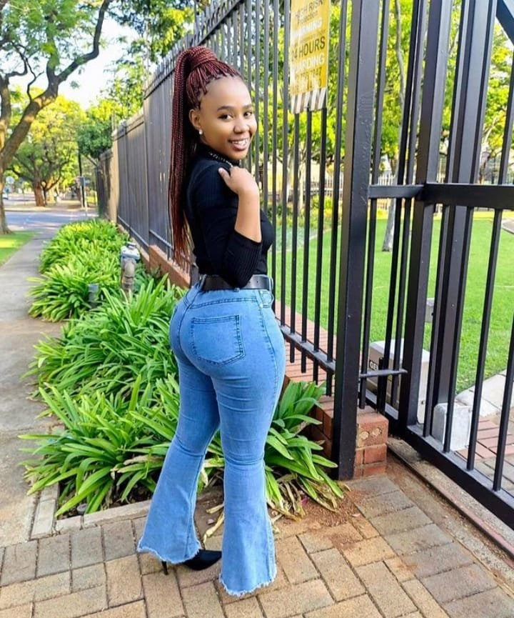 Mona – South African escort in Pune — 5 / 6