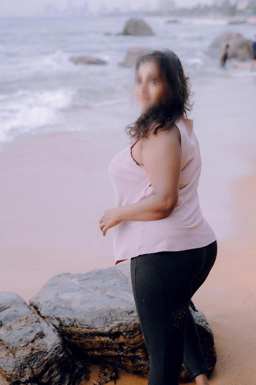 Pleasure, Care, Love and Cleanliness – Sri Lankan escort in Colombo — 10 / 11