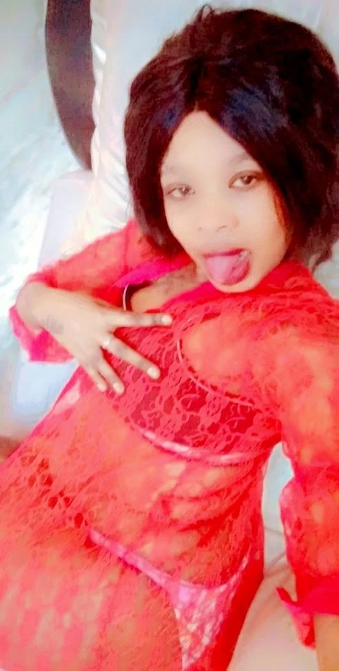 Mimmy – South African escort in Hyderabad — 2 / 4