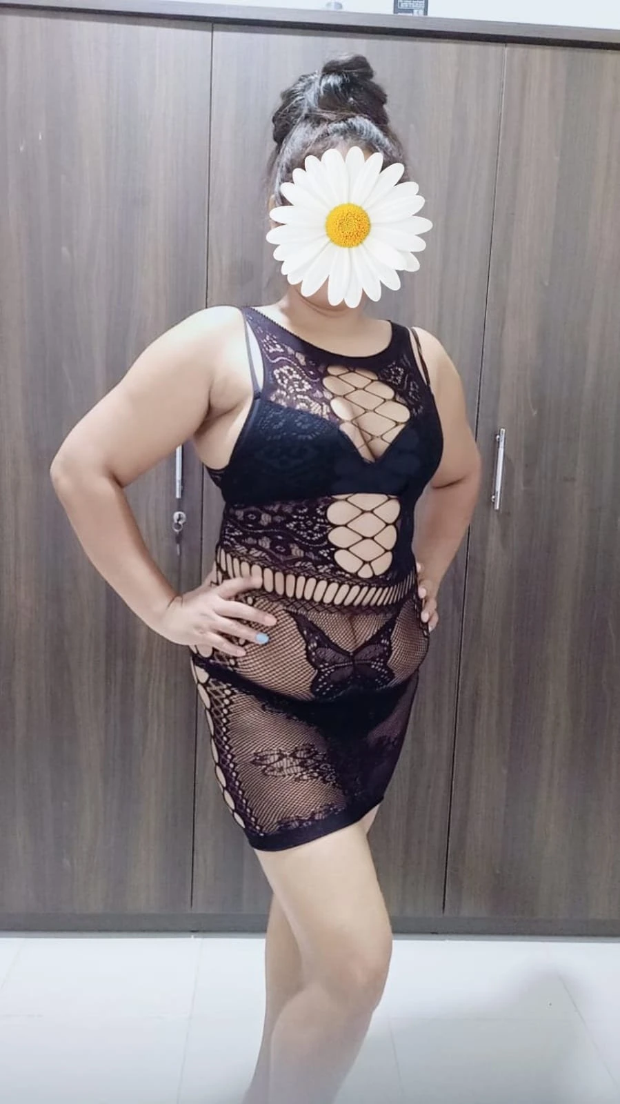 Rishika Live Cam Show – Sri Lankan escort in Colombo — 5 / 12