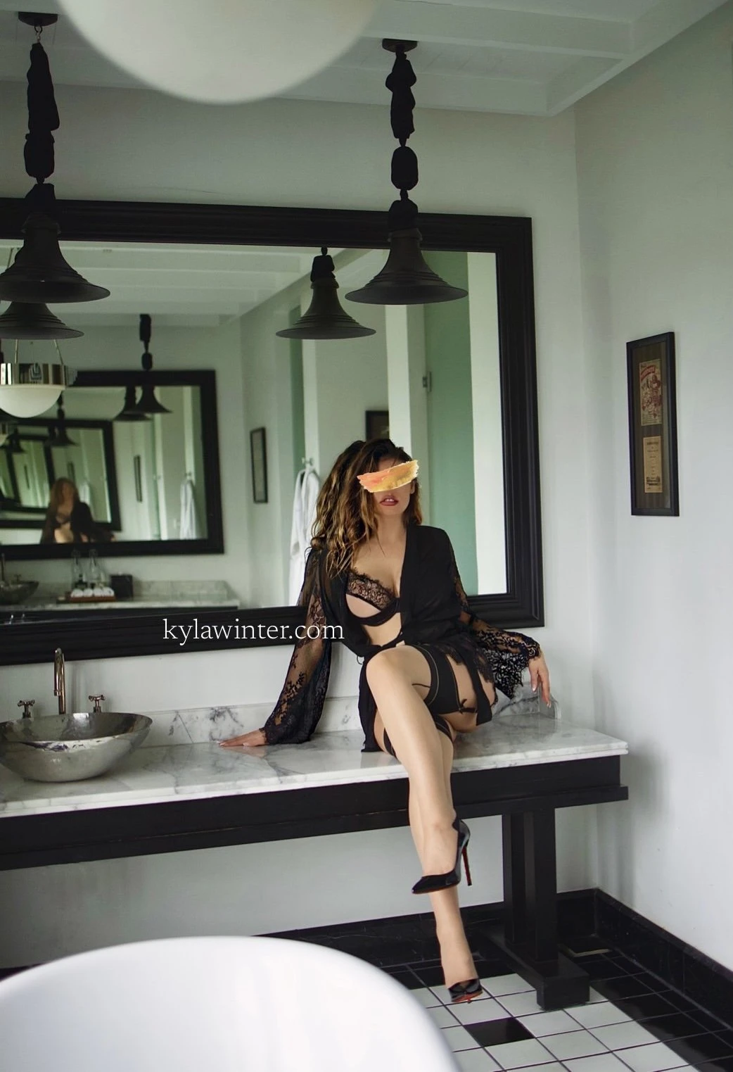 Curvy Kyla Winter -June 8-10th – American escort in Bangalore — 10 / 18