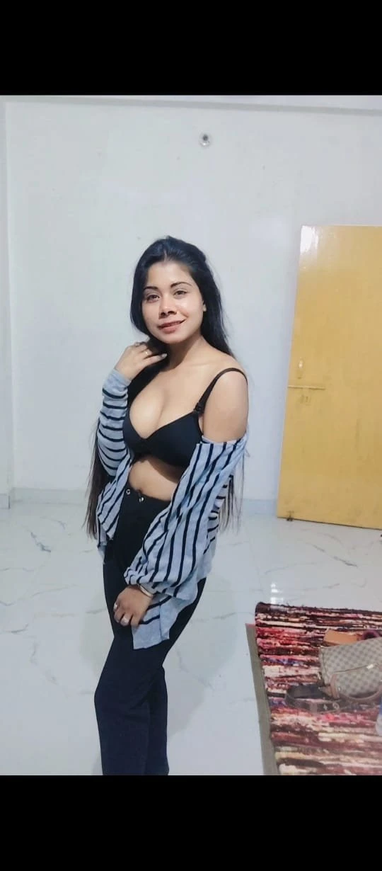 Slim and Hot Young College Student Sweta – Indian escort in Pune — 5 / 7