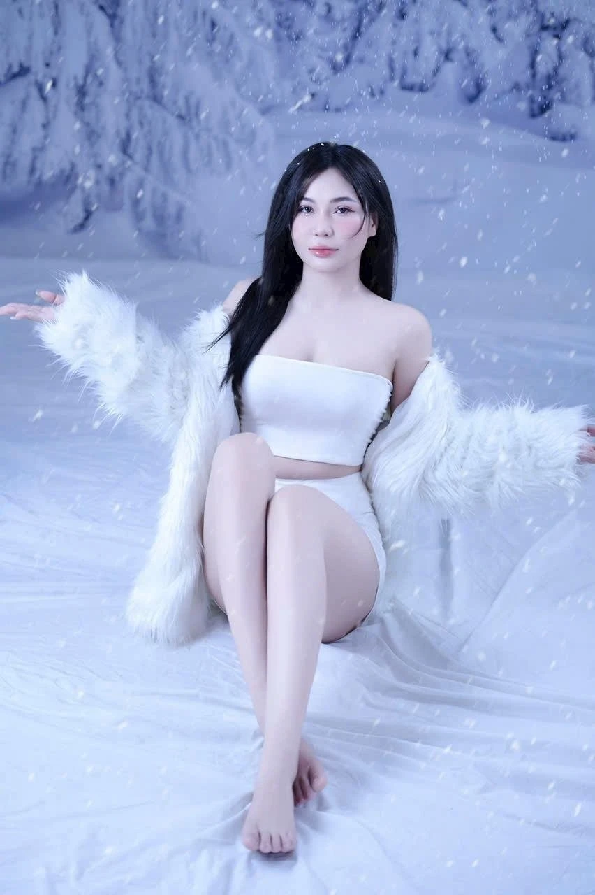 Mysterious Beauty – Vietnamese escort in Da Nang — 12 / 22